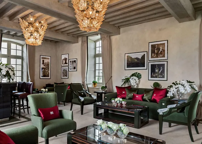 Chateau Lafaurie-Peyraguey Hotel & Restaurant Lalique